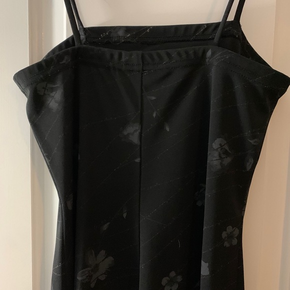 Beautiful dress by Garage. - Picture 5 of 6